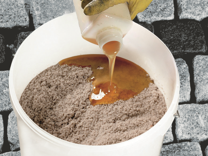 Bild 4: Bindemittelkomponente zugeben