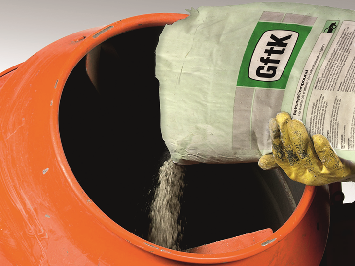 Bild 3: … und entsprechende Menge vdw 480 vormischen